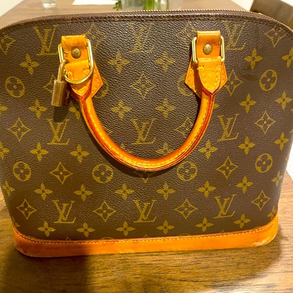 Louis Vuitton Handbags - Louis Vitton Alma bag for sale, AUTHENTIC